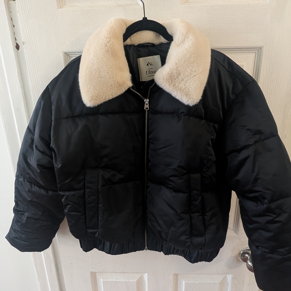 Abercrombie & Fitch Black Jacket with Cream Faux Fur Trim